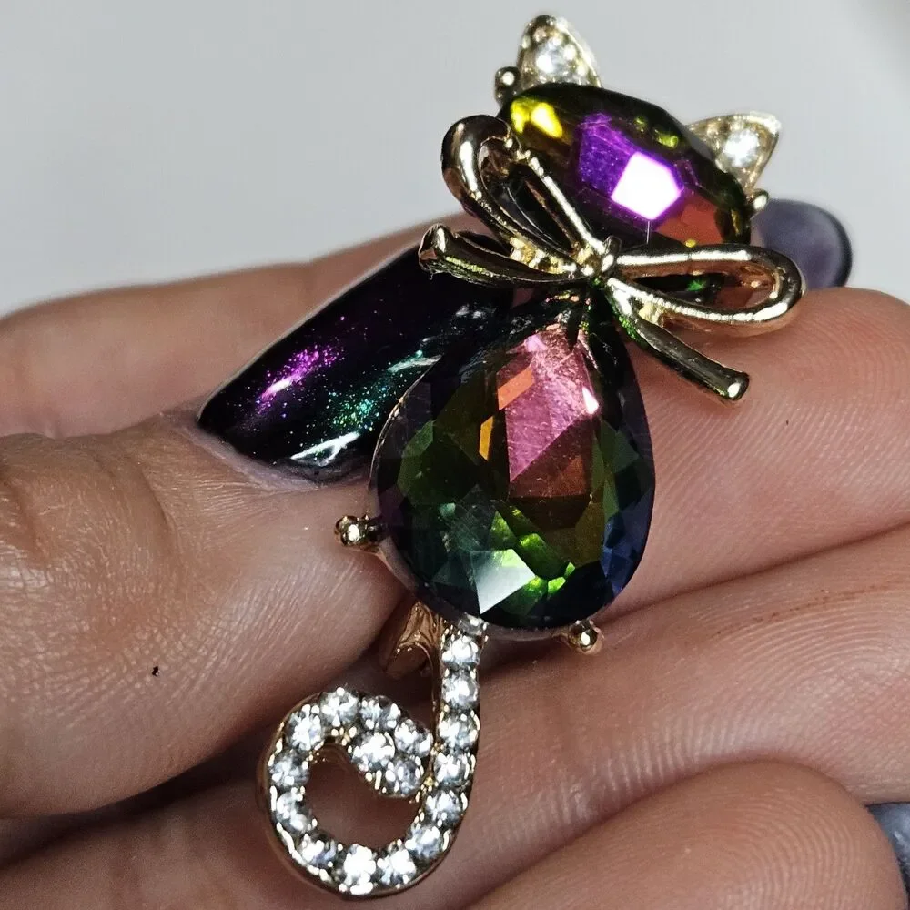 Goldtone Mr. Cat Bow Cyrstal Brooch Rhinestone Tail & Ears Iridescent Kitty Pin